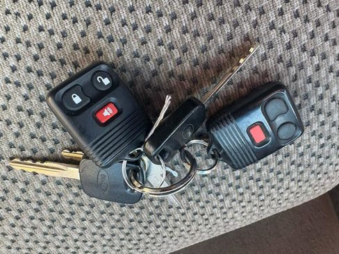 Used 2001 Ford F150 XLT image 26