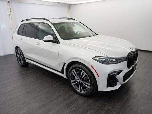 Used 2021 BMW X7 xDrive40i w/ M Sport Package AWD/4WD image 2