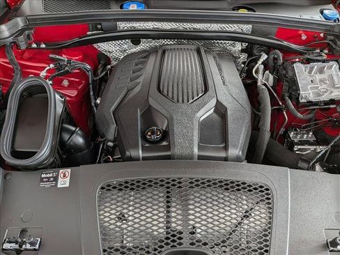 Certified 2025 Porsche Macan image 27