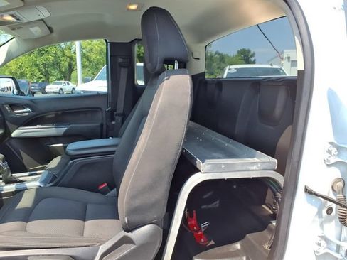 Used 2022 Chevrolet Colorado LT w/ Fleet Safety Package RWD image 17