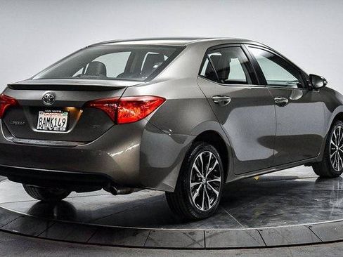 Certified 2018 Toyota Corolla SE FWD image 4