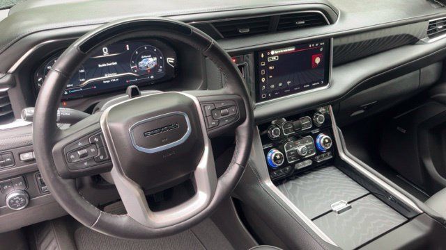 Used 2024 GMC Yukon Denali w/ Advanced Technology Package AWD/4WD image 6