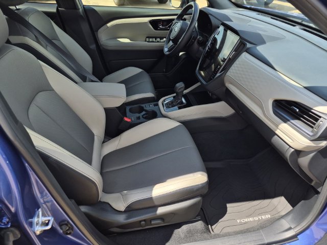 Used 2025 Subaru Forester Limited AWD/4WD image 13