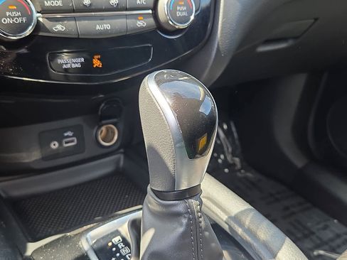 Used 2020 Nissan Rogue SV AWD/4WD image 15