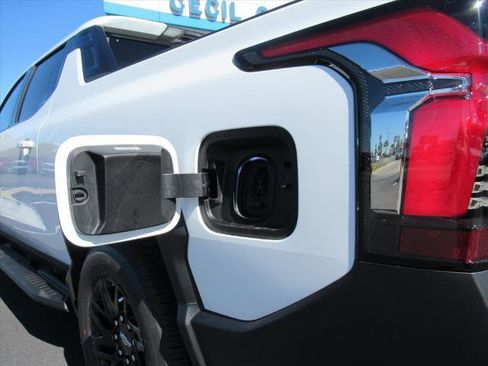 New 2026 Chevrolet Silverado EV LT image 10