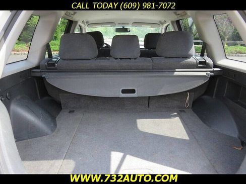 Used 2004 Mitsubishi Outlander LS image 19