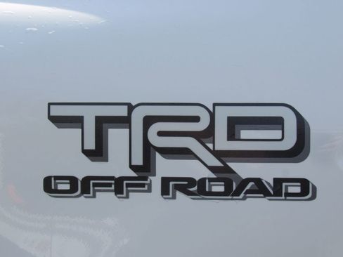 Certified 2024 Toyota Tacoma TRD Off-Road AWD/4WD image 11