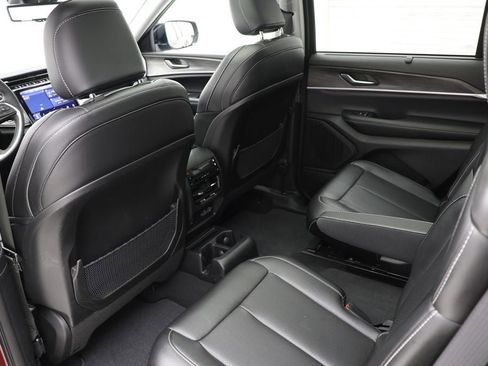 Used 2023 Jeep Grand Cherokee L Limited w/ Luxury Tech Group II image 11