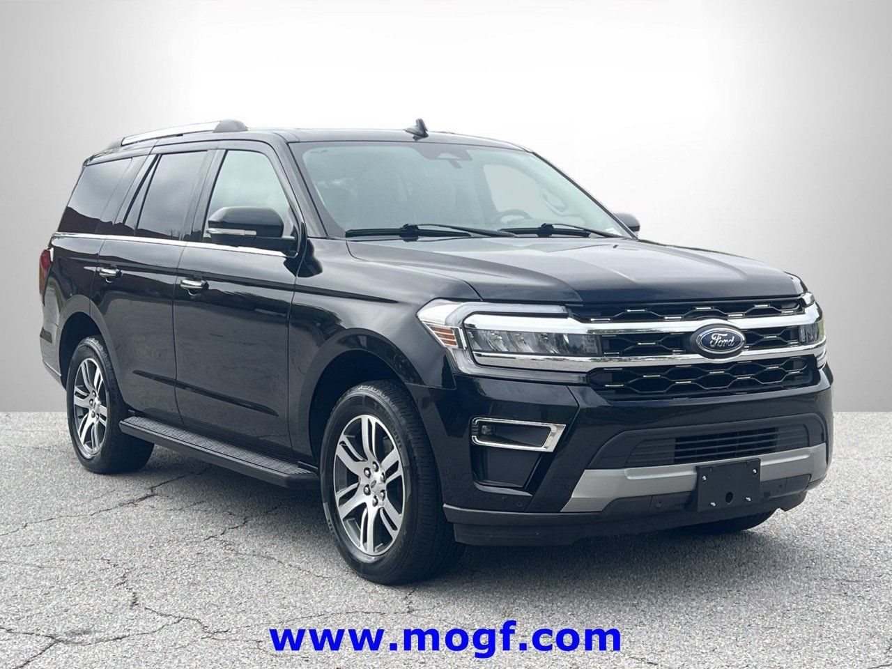Certified 2024 Ford Expedition Limited AWD/4WD image 4