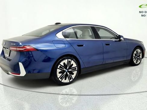 Used 2025 BMW i5 eDrive40i RWD image 9