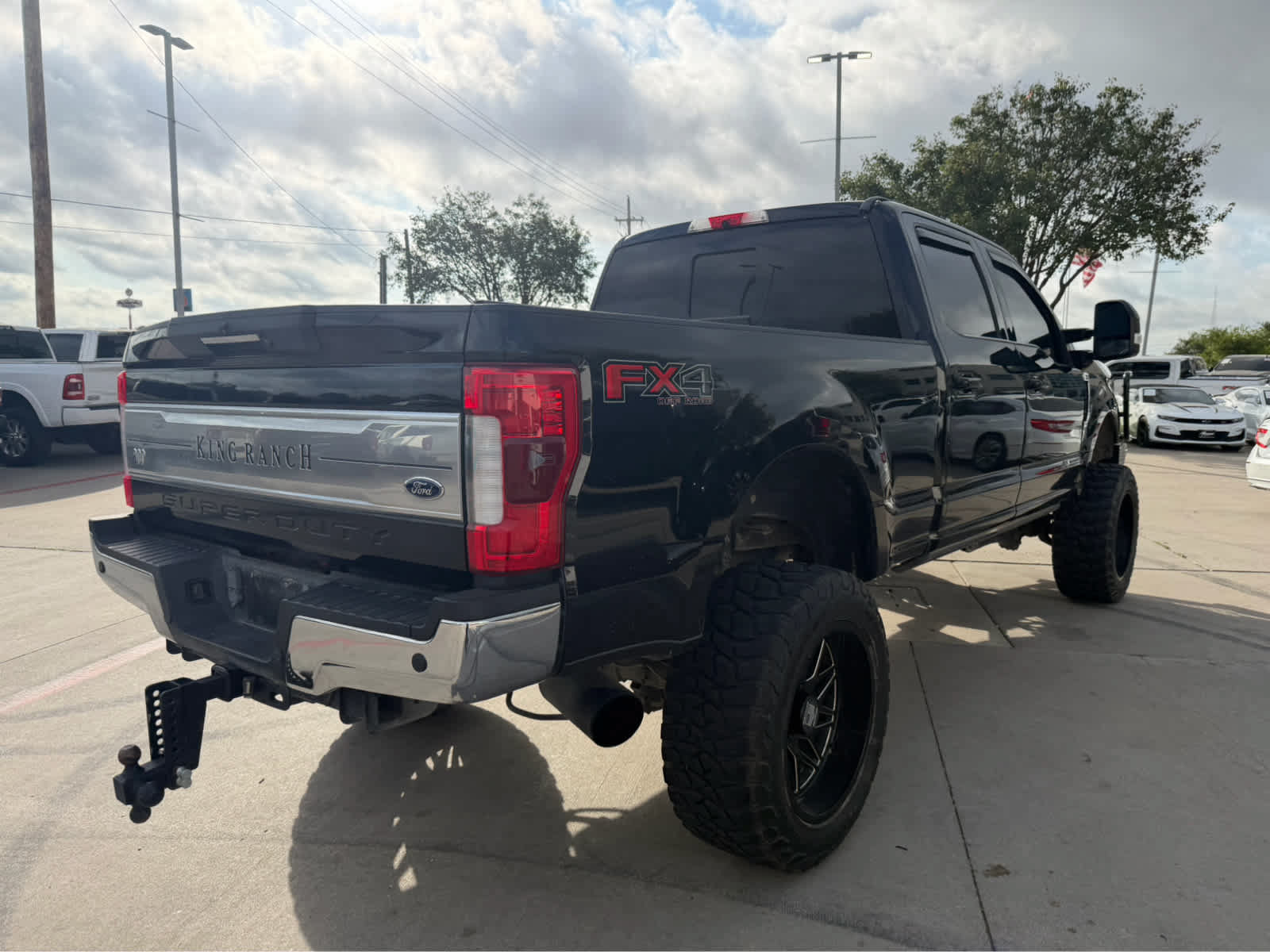 Used 2017 Ford F250 King Ranch w/ King Ranch Ultimate Package AWD/4WD image 3