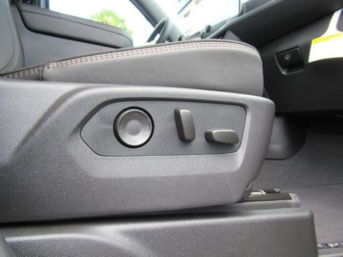 New 2025 Chevrolet Tahoe High Country image 12