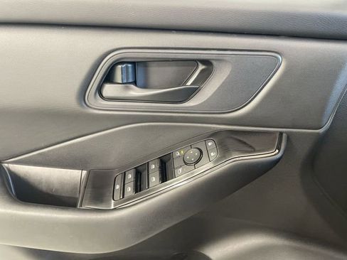 Certified 2025 Nissan Rogue S image 20