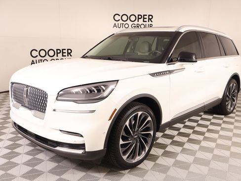 Used 2022 Lincoln Aviator Reserve w/ Equipment Group 201A AWD/4WD image 11