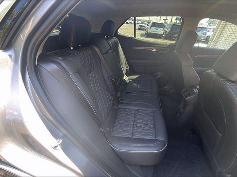 Used 2022 Buick Envision Avenir w/ Technology Package II AWD/4WD image 24