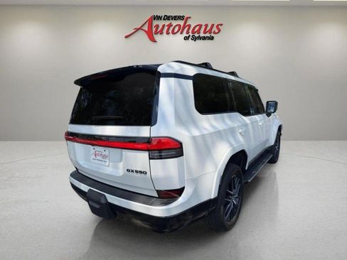 Used 2024 Lexus GX 550 w/ Accessory Package (2T) AWD/4WD image 7