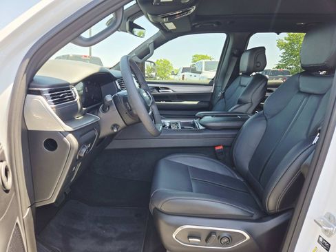 New 2026 Jeep Grand Wagoneer Limited AWD/4WD image 13