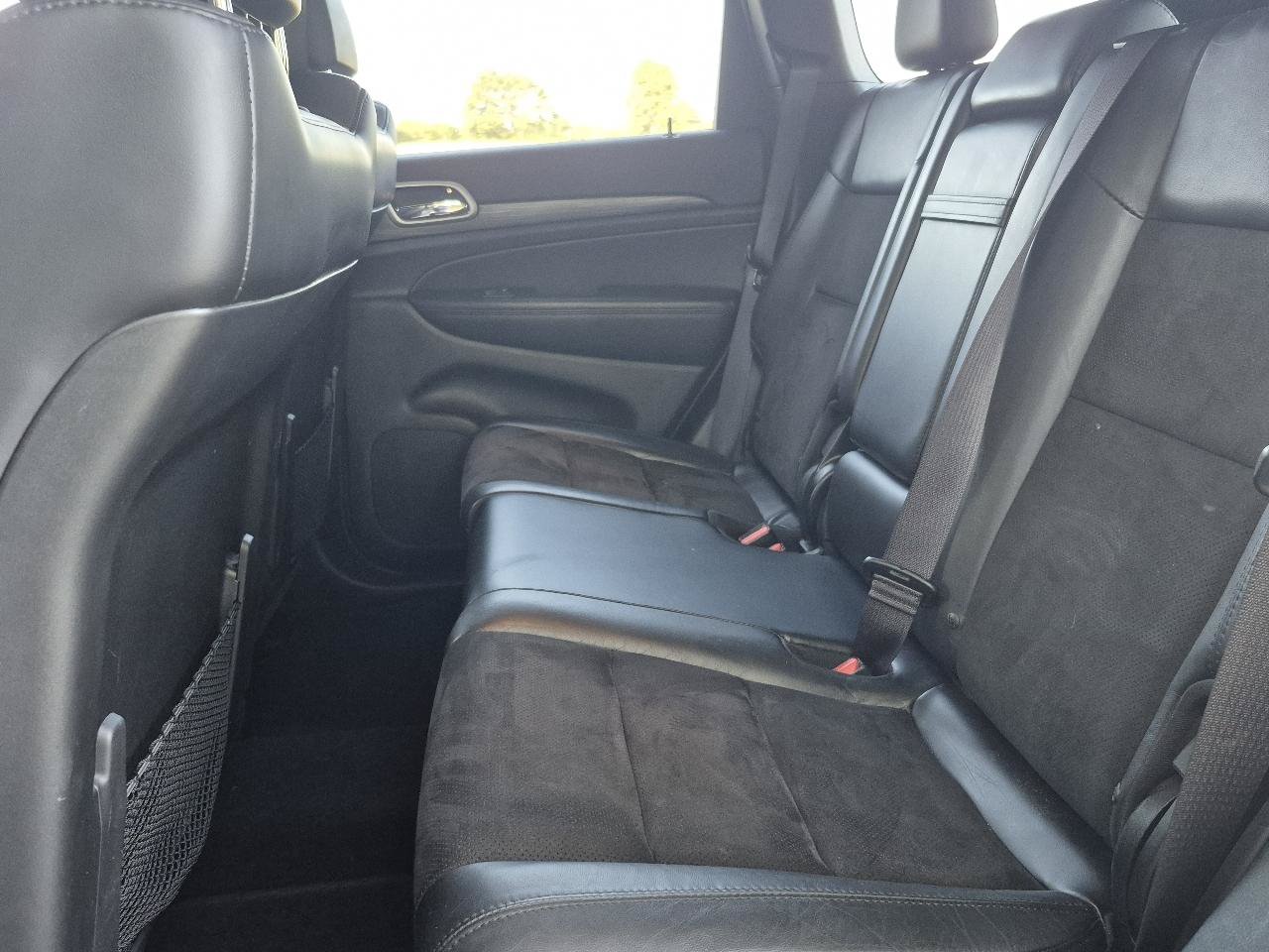 Used 2019 Jeep Grand Cherokee Laredo w/ Laredo X Package RWD image 18