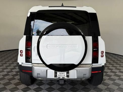 Used 2025 Land Rover Defender 110 S AWD/4WD image 7