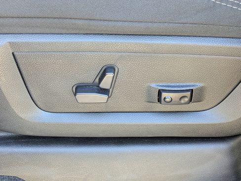 Used 2024 RAM 2500 Big Horn w/ Bed Utility Group image 18