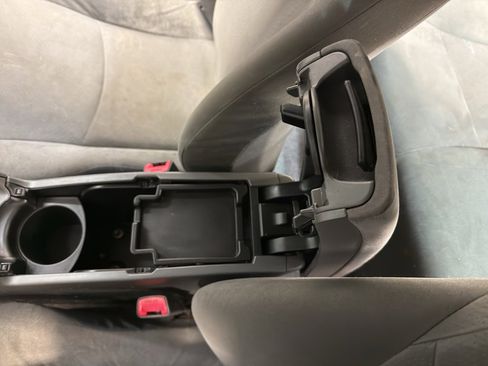 Used 2011 Toyota Prius Three image 19