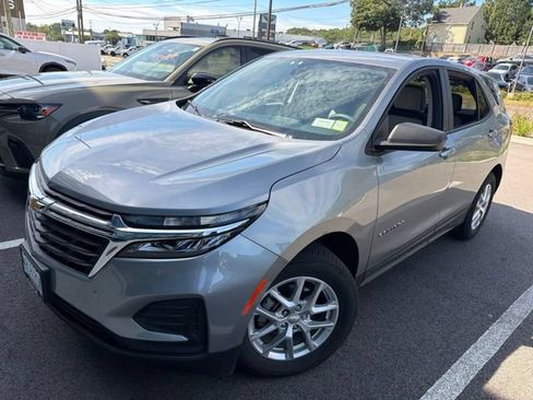 Used 2024 Chevrolet Equinox LS w/ LS Convenience Package AWD/4WD image 1