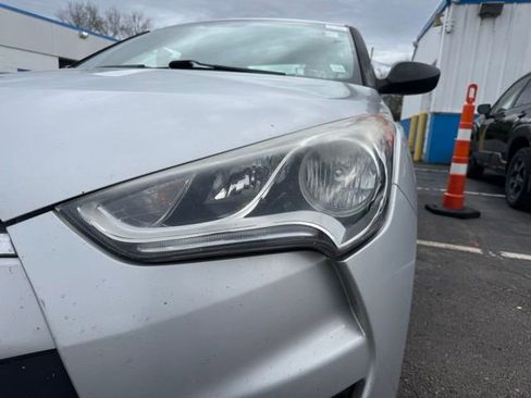 Used 2014 Hyundai Veloster FWD image 8