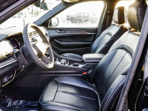 Certified 2024 Jeep Grand Cherokee L Limited w/ Luxury Tech Group II image 22