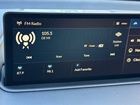 Certified 2023 Acura MDX FWD w/ Technology Package image 25