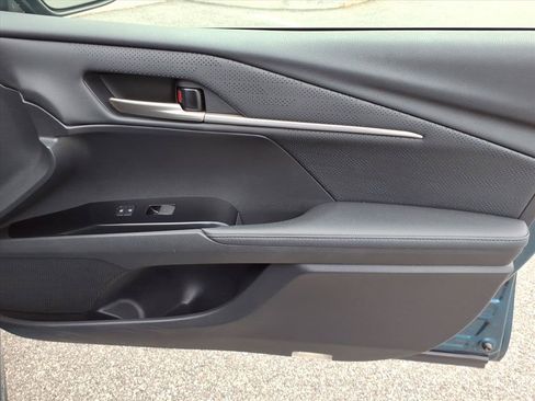 Used 2025 Toyota Camry XSE FWD image 17