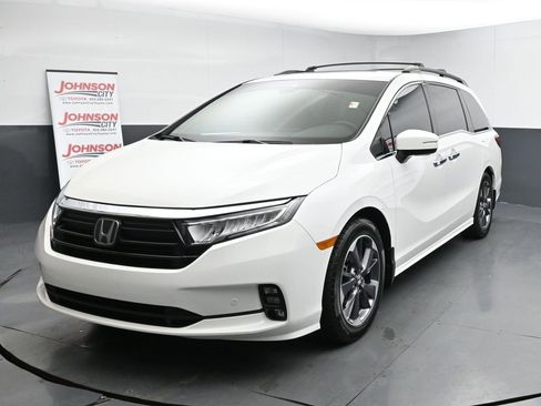Used 2023 Honda Odyssey Elite image 4