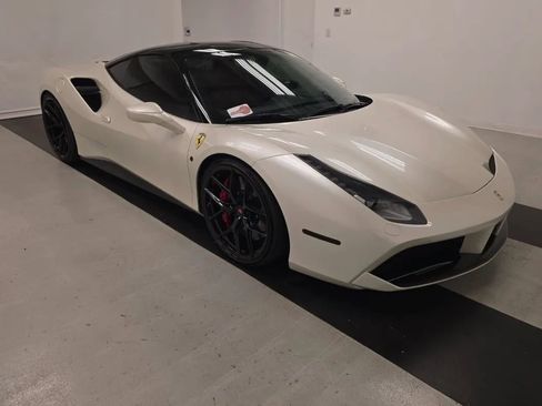 Used 2016 Ferrari 488 GTB image 5