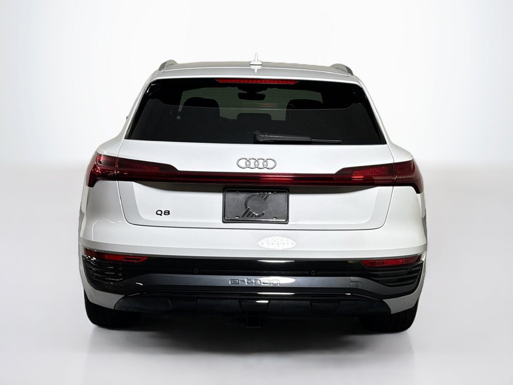 Used 2024 Audi Q8 e-tron Premium Plus AWD/4WD image 4