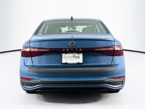 Used 2025 Volkswagen Jetta SE FWD image 7