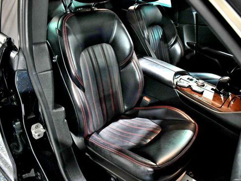 Used 2017 Maserati Levante w/ Luxury Package image 12