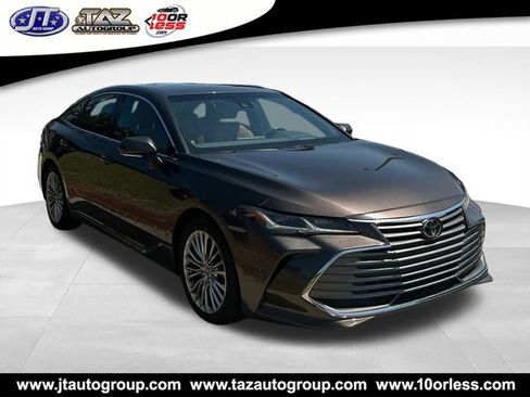 Used 2019 Toyota Avalon Limited w/ All Weather Liner Package FWD image 1