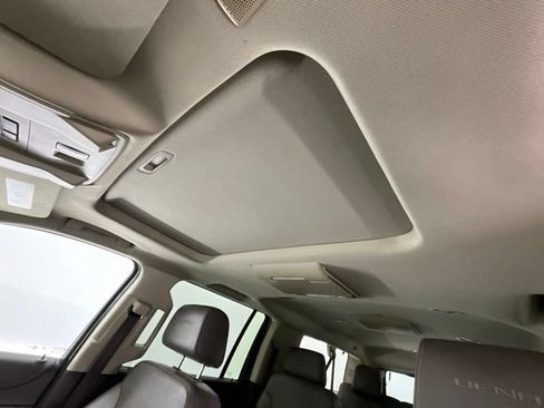 Used 2019 GMC Yukon XL Denali w/ Denali Ultimate Package AWD/4WD image 6