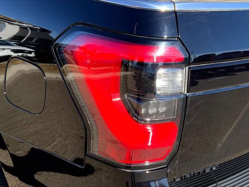 Certified 2021 Ford Expedition Limited image 28