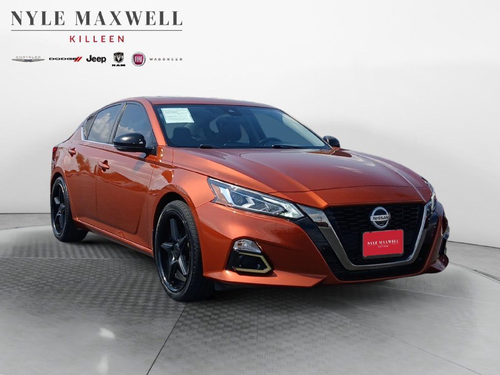 Used 2022 Nissan Altima 2.0 SR FWD image 2