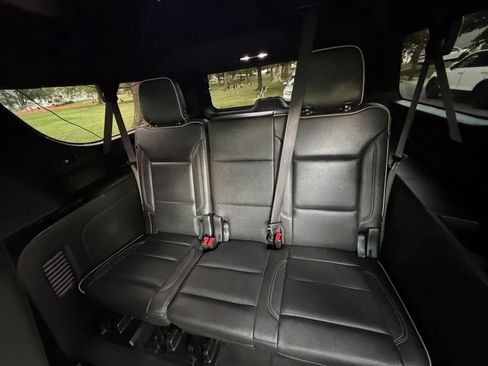 Used 2022 Chevrolet Suburban Premier w/ Premium Package AWD/4WD image 32