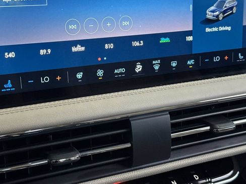 Certified 2025 Lincoln Corsair Grand Touring w/ Equipment Group 302A AWD/4WD image 20