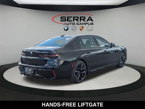 New 2026 BMW i7 xDrive60 image 3