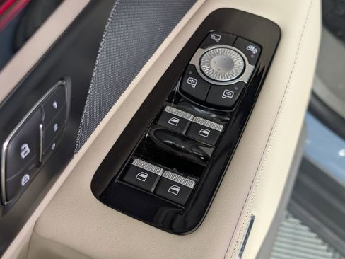 Used 2025 Lincoln Nautilus Premier w/ Equipment Group 102A AWD/4WD image 25