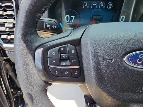 Used 2025 Ford Ranger Lariat w/ Black Appearance Package AWD/4WD image 13