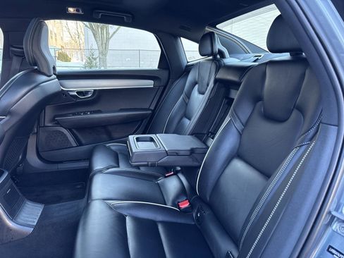 Used 2020 Volvo S90 T8 Inscription image 23