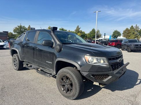 Used 2019 Chevrolet Colorado ZR2 w/ ZR2 Midnight Special Edition AWD/4WD image 3