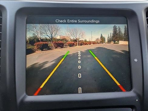 Used 2017 Jeep Cherokee Latitude w/ Safety/Convenience Group image 15