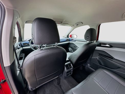 Used 2023 Volkswagen Taos SE image 24