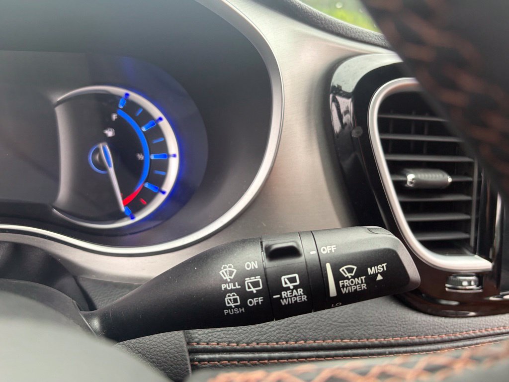 Used 2024 Chrysler Pacifica Pinnacle FWD image 54