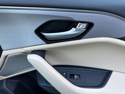 Certified 2025 Acura TLX w/ Technology Package image 21